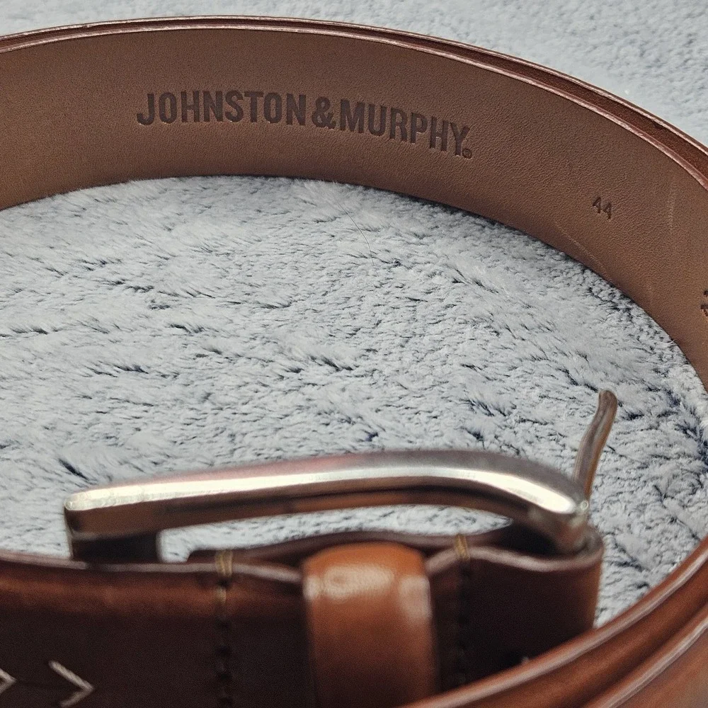 Johnston Murphy Belt Mens Size 44 Brown Leather White Stitch Silver Buckle Dress